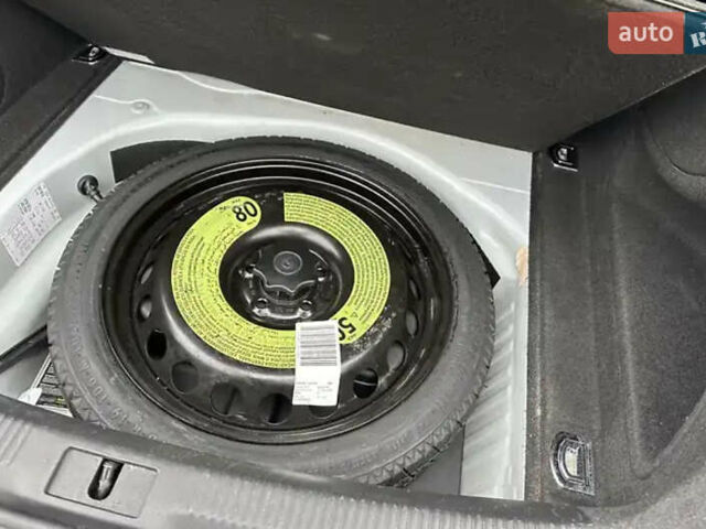 Белый Ауди А4, объемом двигателя 1.98 л и пробегом 128 тыс. км за 12500 $, фото 6 на Automoto.ua