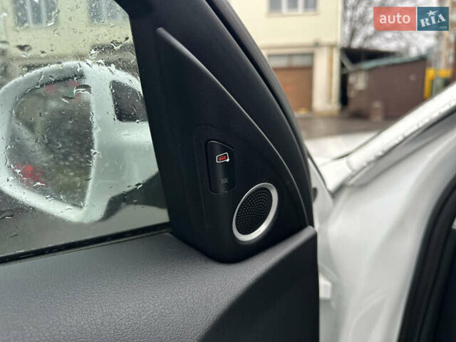 Білий Ауді А4, об'ємом двигуна 2 л та пробігом 202 тис. км за 12999 $, фото 11 на Automoto.ua