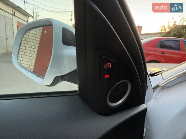 Ауди А4 2015 в Киеве на Automoto.ua Белый Ауди А4, объемом двигателя 1.98 л и пробегом 280 тыс. км за 8200 $, фото 17 на Automoto.ua