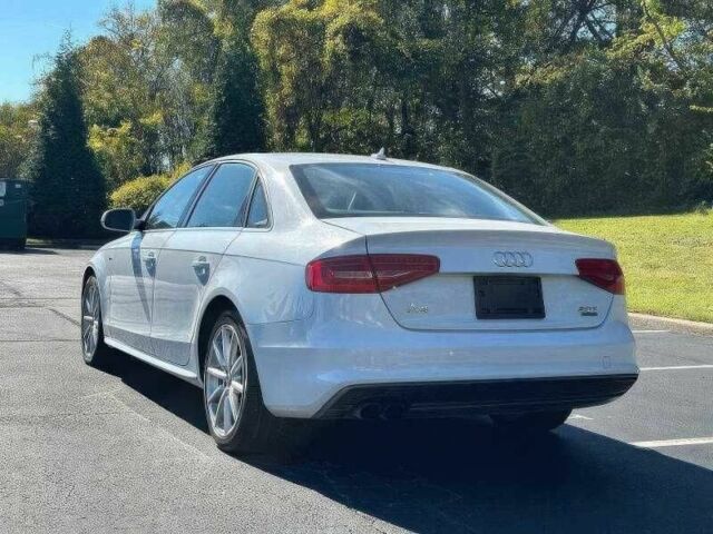 Білий Ауді А4, об'ємом двигуна 2 л та пробігом 134 тис. км за 8200 $, фото 4 на Automoto.ua