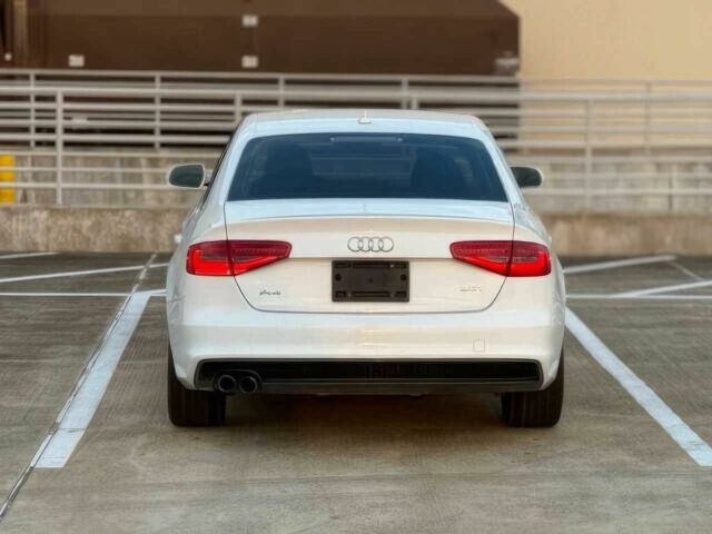 Белый Ауди А4, объемом двигателя 2 л и пробегом 74 тыс. км за 3200 $, фото 6 на Automoto.ua