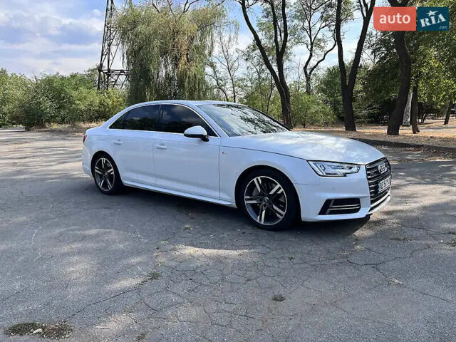 Белый Ауди А4, объемом двигателя 1.98 л и пробегом 89 тыс. км за 25000 $, фото 9 на Automoto.ua