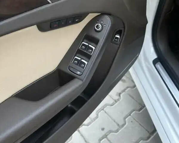 Білий Ауді А4, об'ємом двигуна 1.98 л та пробігом 154 тис. км за 14200 $, фото 4 на Automoto.ua