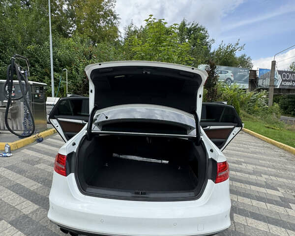 Ауди А4 2015 в Львове на Automoto.ua Белый Ауди А4, объемом двигателя 1.98 л и пробегом 176 тыс. км за 15000 $, фото 7 на Automoto.ua