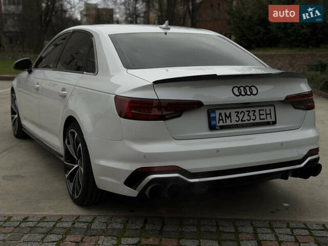 Белый Ауди А4, объемом двигателя 1.98 л и пробегом 145 тыс. км за 19900 $, фото 4 на Automoto.ua