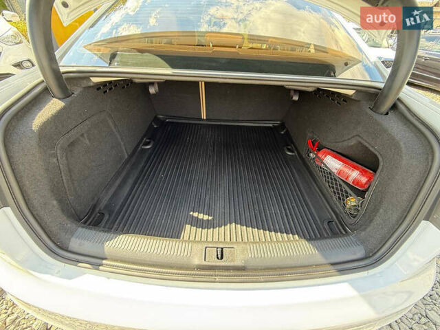 Білий Ауді А4, об'ємом двигуна 1.98 л та пробігом 173 тис. км за 12999 $, фото 44 на Automoto.ua