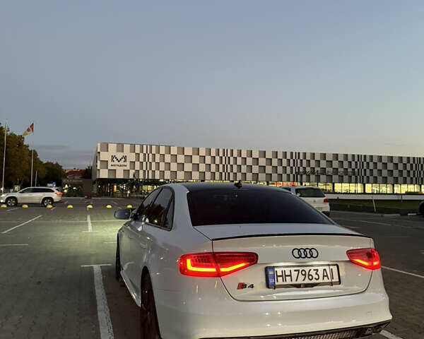 Білий Ауді А4, об'ємом двигуна 1.98 л та пробігом 127 тис. км за 15500 $, фото 3 на Automoto.ua