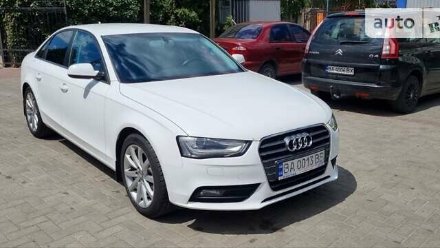 Белый Ауди А4, объемом двигателя 1.98 л и пробегом 142 тыс. км за 16000 $, фото 2 на Automoto.ua