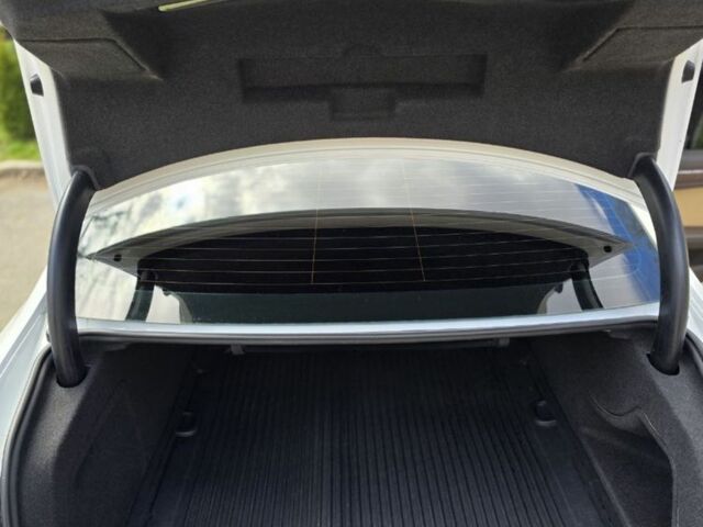 Білий Ауді А4, об'ємом двигуна 2 л та пробігом 197 тис. км за 14500 $, фото 12 на Automoto.ua