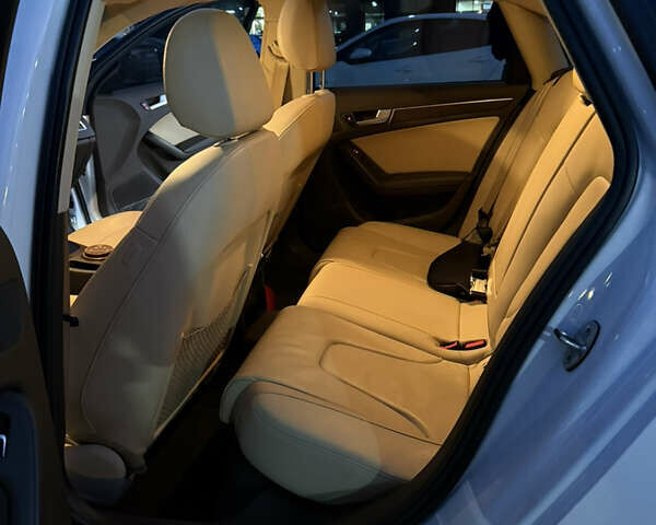 Білий Ауді А4, об'ємом двигуна 1.98 л та пробігом 127 тис. км за 15500 $, фото 17 на Automoto.ua