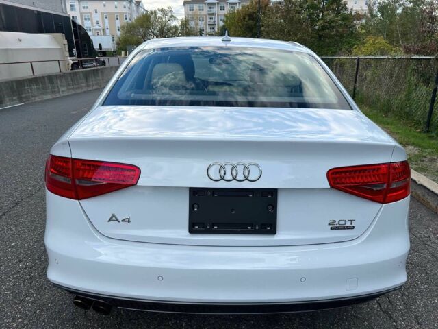 Белый Ауди А4, объемом двигателя 2 л и пробегом 70 тыс. км за 3900 $, фото 4 на Automoto.ua