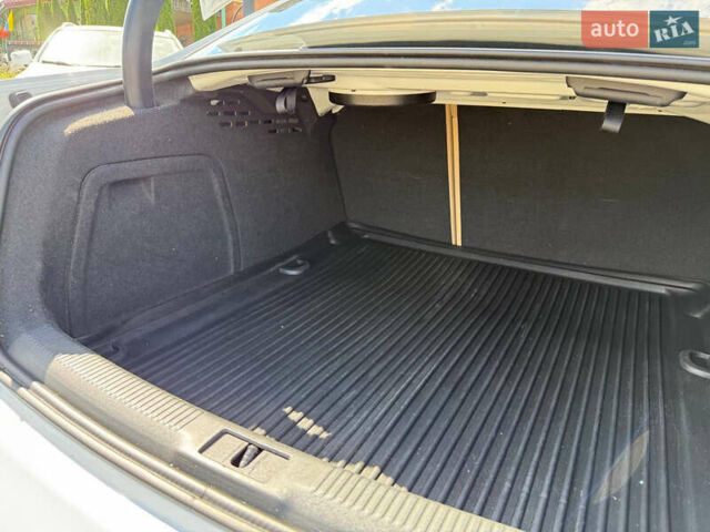 Білий Ауді А4, об'ємом двигуна 1.98 л та пробігом 173 тис. км за 12999 $, фото 43 на Automoto.ua