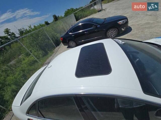 Ауди А4 2015 в Киеве на Automoto.ua Белый Ауди А4, объемом двигателя 1.98 л и пробегом 120 тыс. км за 9600 $, фото 5 на Automoto.ua