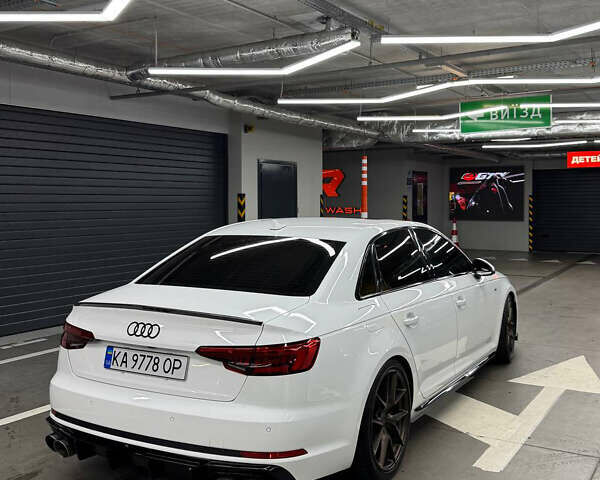 Белый Ауди А4, объемом двигателя 2 л и пробегом 139 тыс. км за 23900 $, фото 9 на Automoto.ua