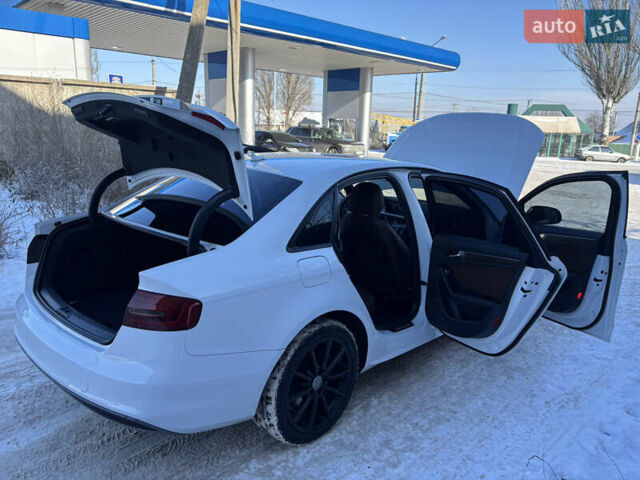 Білий Ауді А4, об'ємом двигуна 2 л та пробігом 161 тис. км за 12300 $, фото 24 на Automoto.ua