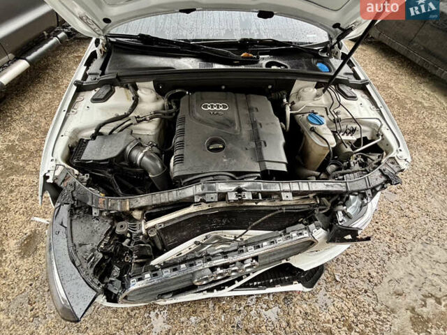 Белый Ауди А4, объемом двигателя 2 л и пробегом 148 тыс. км за 8500 $, фото 5 на Automoto.ua