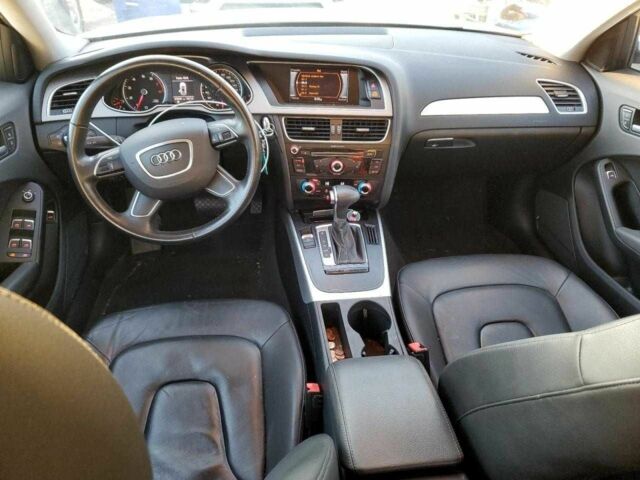 Белый Ауди А4, объемом двигателя 2 л и пробегом 90 тыс. км за 2300 $, фото 7 на Automoto.ua