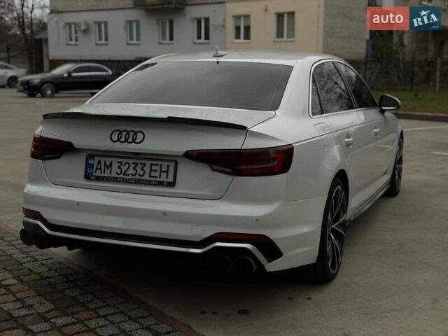 Белый Ауди А4, объемом двигателя 1.98 л и пробегом 145 тыс. км за 19900 $, фото 3 на Automoto.ua