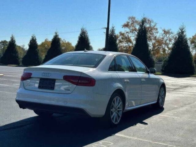 Білий Ауді А4, об'ємом двигуна 2 л та пробігом 134 тис. км за 8200 $, фото 6 на Automoto.ua