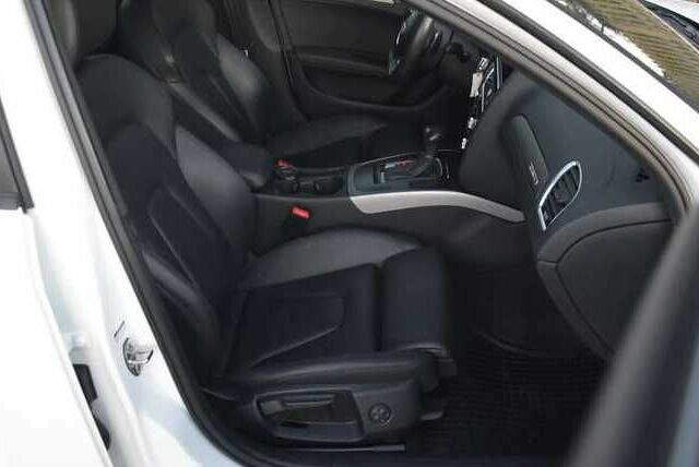 Ауді А4 2015 у Києві на Automoto.ua Білий Ауді А4, об'ємом двигуна 2 л та пробігом 130 тис. км за 10000 $, фото 9 на Automoto.ua