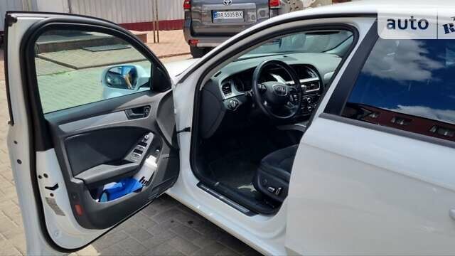 Белый Ауди А4, объемом двигателя 1.98 л и пробегом 142 тыс. км за 16000 $, фото 5 на Automoto.ua