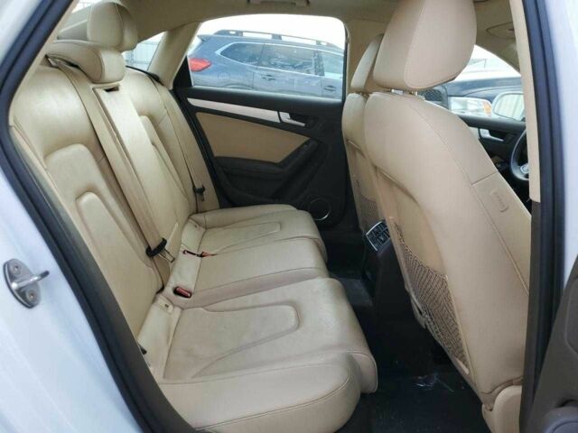 Белый Ауди А4, объемом двигателя 2 л и пробегом 51 тыс. км за 1500 $, фото 9 на Automoto.ua