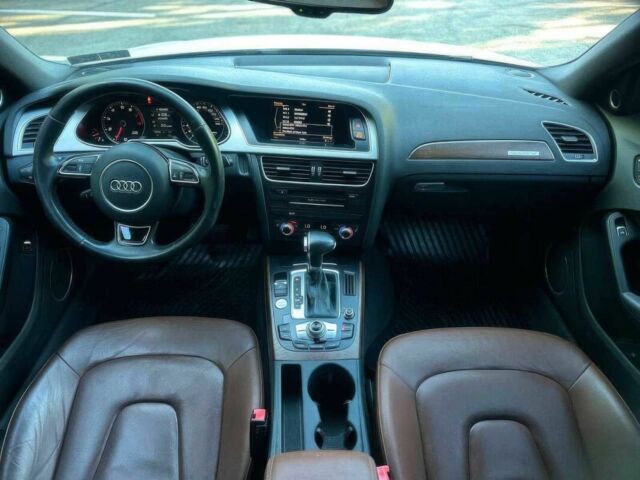 Белый Ауди А4, объемом двигателя 2 л и пробегом 70 тыс. км за 7950 $, фото 7 на Automoto.ua
