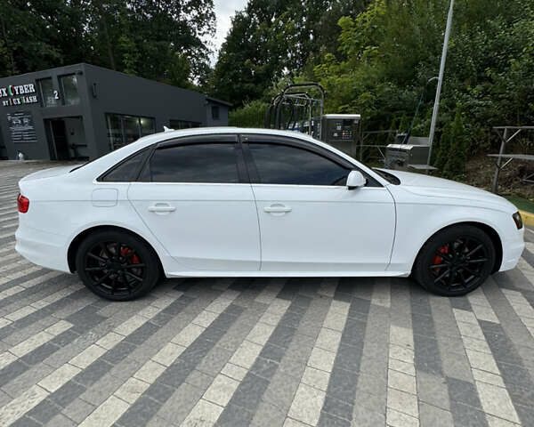 Ауди А4 2015 в Львове на Automoto.ua Белый Ауди А4, объемом двигателя 1.98 л и пробегом 176 тыс. км за 15000 $, фото 1 на Automoto.ua