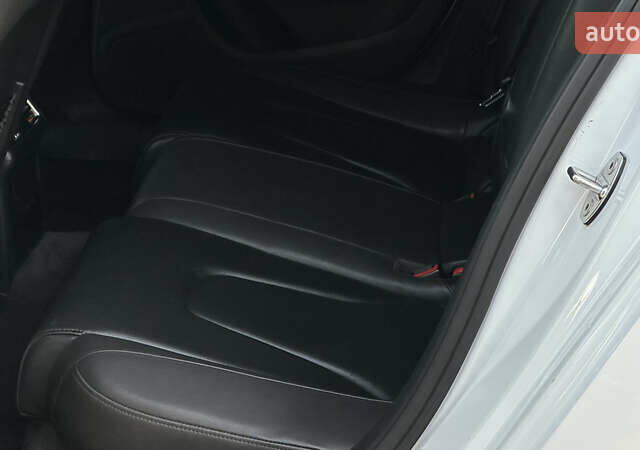 Белый Ауди А4, объемом двигателя 1.98 л и пробегом 160 тыс. км за 13999 $, фото 73 на Automoto.ua