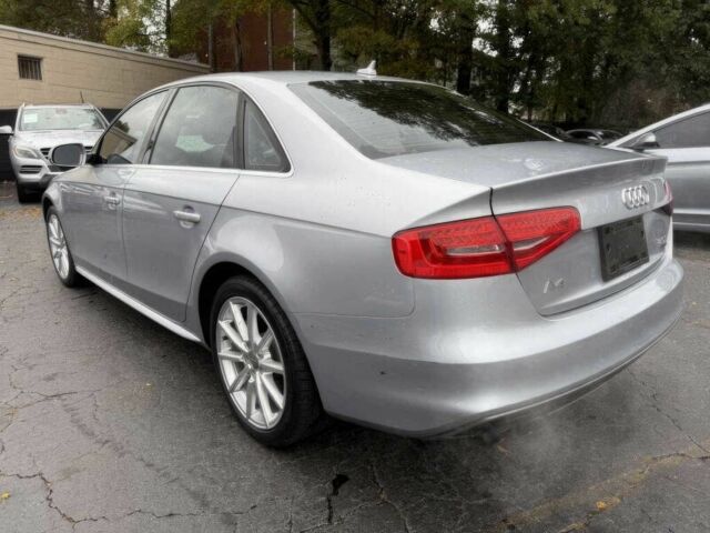 Білий Ауді А4, об'ємом двигуна 2 л та пробігом 70 тис. км за 11000 $, фото 5 на Automoto.ua