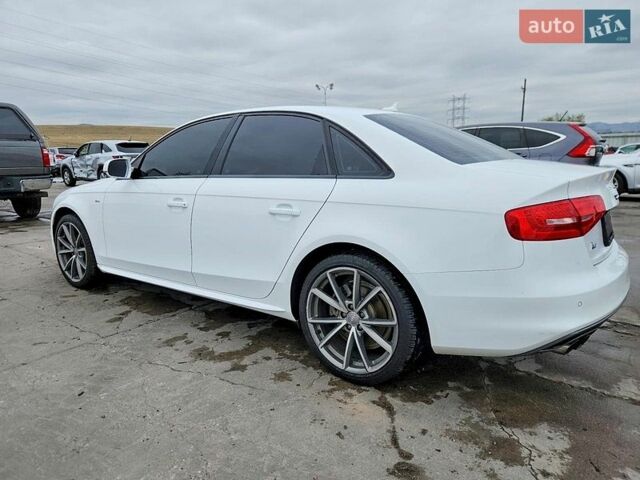 Белый Ауди А4, объемом двигателя 2 л и пробегом 150 тыс. км за 2100 $, фото 3 на Automoto.ua