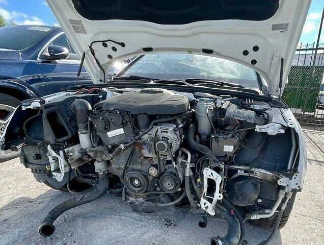 Белый Ауди А4, объемом двигателя 1.98 л и пробегом 103 тыс. км за 11000 $, фото 5 на Automoto.ua