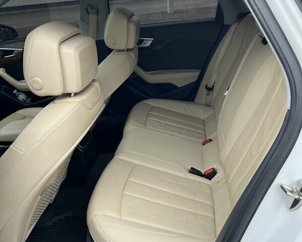 Белый Ауди А4, объемом двигателя 2 л и пробегом 82 тыс. км за 20000 $, фото 30 на Automoto.ua