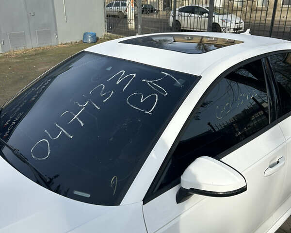 Белый Ауди А4, объемом двигателя 2 л и пробегом 160 тыс. км за 13900 $, фото 11 на Automoto.ua