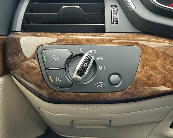 Білий Ауді А4, об'ємом двигуна 1.98 л та пробігом 199 тис. км за 17000 $, фото 24 на Automoto.ua