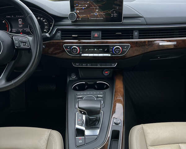 Белый Ауди А4, объемом двигателя 2 л и пробегом 82 тыс. км за 20000 $, фото 39 на Automoto.ua