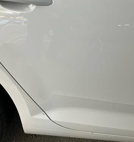 Белый Ауди А4, объемом двигателя 1.98 л и пробегом 173 тыс. км за 16300 $, фото 11 на Automoto.ua