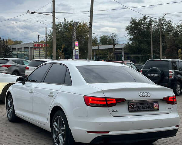 Білий Ауді А4, об'ємом двигуна 1.4 л та пробігом 180 тис. км за 16700 $, фото 8 на Automoto.ua