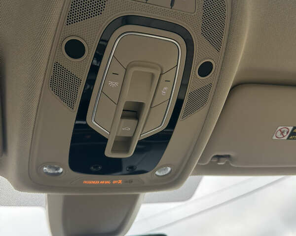 Білий Ауді А4, об'ємом двигуна 1.98 л та пробігом 199 тис. км за 17000 $, фото 25 на Automoto.ua