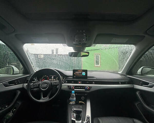 Белый Ауди А4, объемом двигателя 2 л и пробегом 252 тыс. км за 17000 $, фото 5 на Automoto.ua