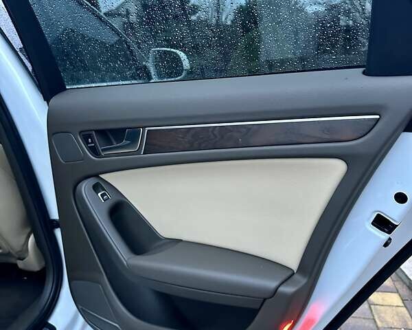 Білий Ауді А4, об'ємом двигуна 2 л та пробігом 44 тис. км за 15999 $, фото 37 на Automoto.ua