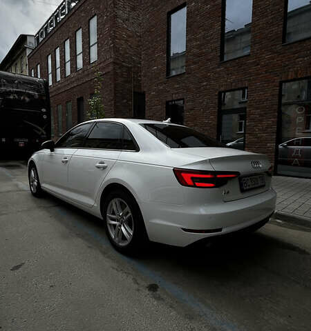 Белый Ауди А4, объемом двигателя 1.98 л и пробегом 144 тыс. км за 15300 $, фото 10 на Automoto.ua