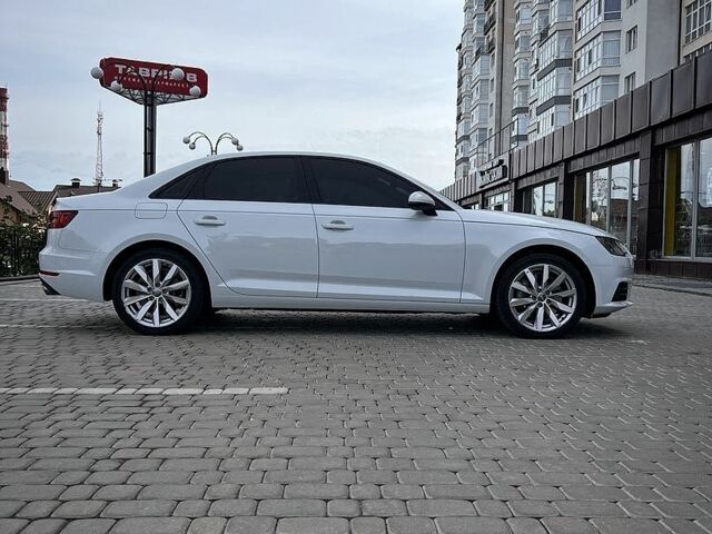 Белый Ауди А4, объемом двигателя 1.98 л и пробегом 157 тыс. км за 18000 $, фото 4 на Automoto.ua