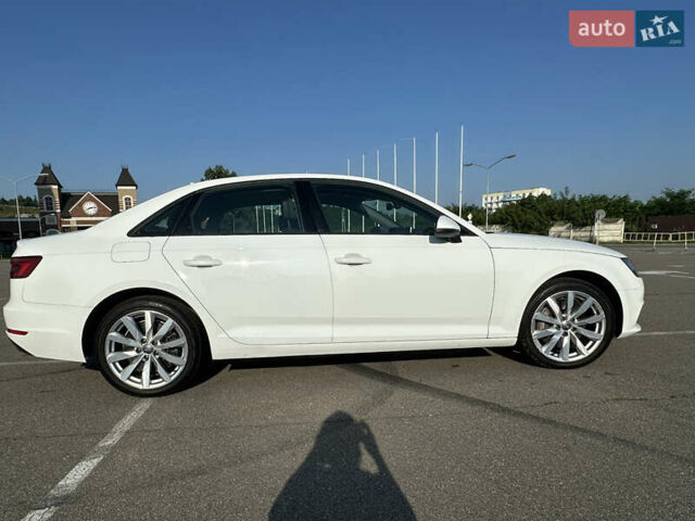 Белый Ауди А4, объемом двигателя 2 л и пробегом 173 тыс. км за 21000 $, фото 3 на Automoto.ua