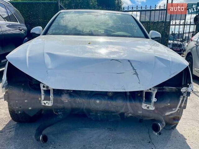 Белый Ауди А4, объемом двигателя 1.98 л и пробегом 103 тыс. км за 11000 $, фото 1 на Automoto.ua