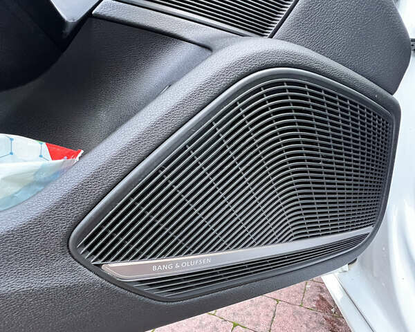 Белый Ауди А4, объемом двигателя 1.98 л и пробегом 190 тыс. км за 18500 $, фото 25 на Automoto.ua