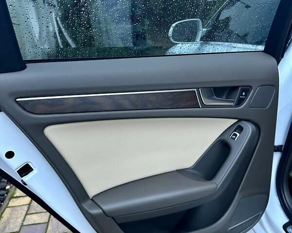 Білий Ауді А4, об'ємом двигуна 2 л та пробігом 44 тис. км за 15999 $, фото 42 на Automoto.ua