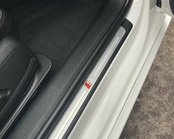 Белый Ауди А4, объемом двигателя 1.98 л и пробегом 172 тыс. км за 20400 $, фото 12 на Automoto.ua