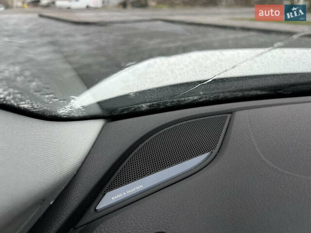 Білий Ауді А4, об'ємом двигуна 1.98 л та пробігом 195 тис. км за 18000 $, фото 25 на Automoto.ua