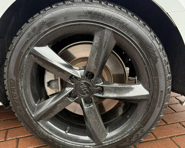 Белый Ауди А4, объемом двигателя 1.98 л и пробегом 167 тыс. км за 20000 $, фото 7 на Automoto.ua